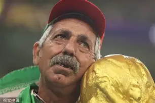 开云体验APP官网入口-丹佛掘金球迷对恩比德