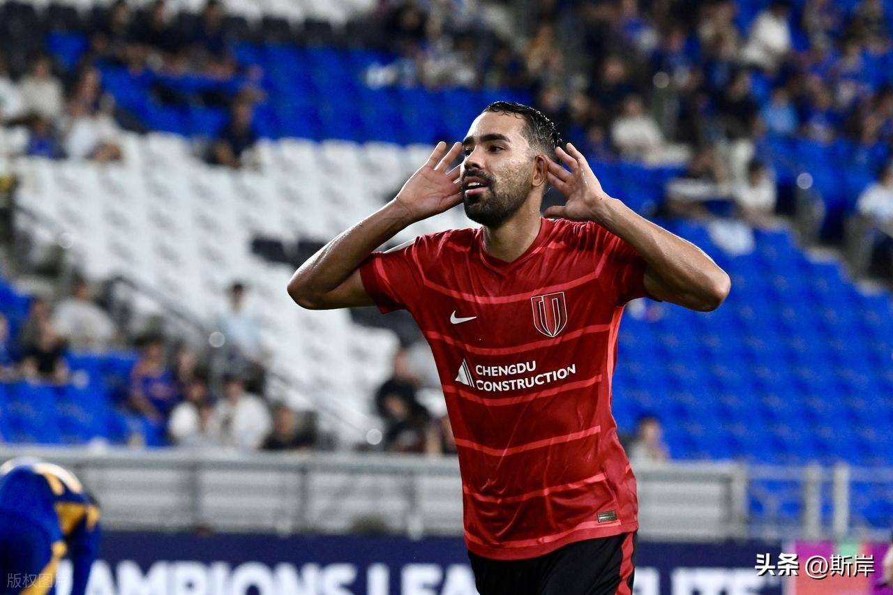 开云体验APP官网入口-亚冠清晨走向成谜，斯图加特远射贴柱，媒体盛赞，身体对抗强度拉满