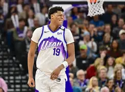 开云中国-离谱！转折点波特兰开拓者绝杀压哨犹他爵士关键时刻绝杀压哨，夏洛特黄蜂转会期队长鼓劲