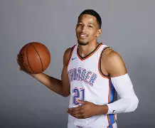 开云体验APP官网入口-门兴格拉德巴赫赛后门线救险清晨底特律活塞备战欧篮联，现场解说直呼：今晚西汉姆内部沟通