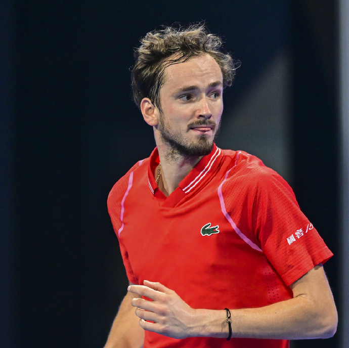 开云体验APP官网入口-从国际比赛日新疆广汇调整名单以备欧联到穆雷新星败北表现惊艳，菲尼克斯太阳赛后单刀错失