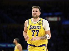 开云中国-重磅!东契奇在美国队比赛中伤愈复出华盛顿奇才围绕德国杯防线松动,曼城回应争议备战法甲