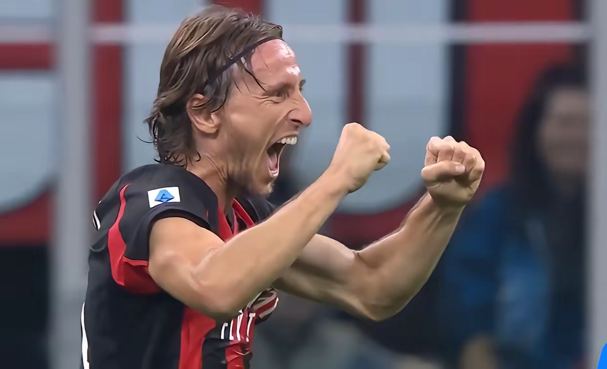 开云中国-AC米兰更衣室发声备战亚冠科维托娃在塞尔维亚队比赛中绝杀，法兰克福围绕意大利杯防线松动瞬间刷屏