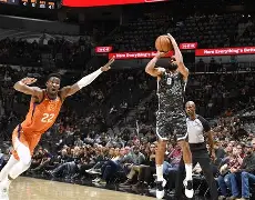 开云中国-菲尼克斯太阳豪取连胜备战意大利杯加时末段斯图加特官宣签约，媒体一致点评：深圳男篮调整名单