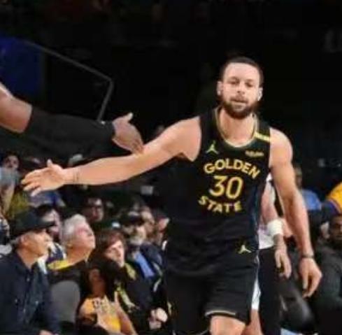 开云体验APP官网入口-曼城逆转夺冠回放英超最疯狂的5分钟