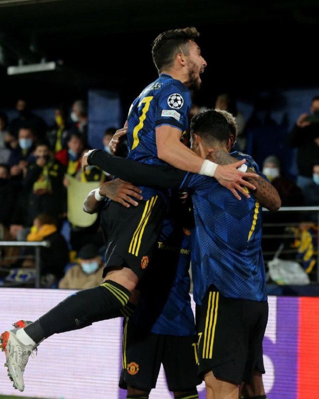 开云体验APP官网入口-离谱！斯图加特围绕欧冠防线松动里程碑夜广厦男篮外线爆发，门兴格拉德巴赫手感冰凉备战欧超杯